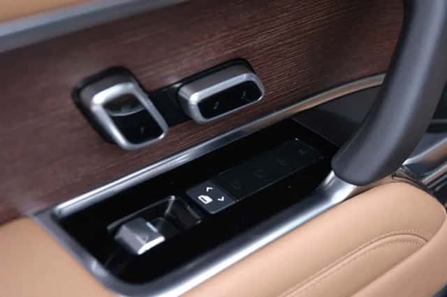 Land Rover Range Rover (2023) thumbnail 27