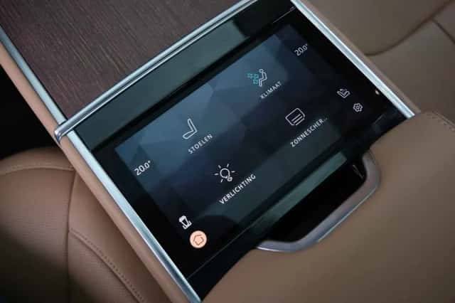 Land Rover Range Rover (2023) thumbnail 30