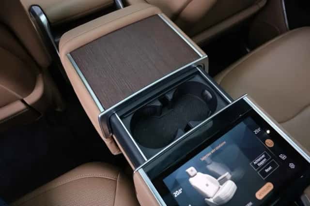 Land Rover Range Rover (2023) thumbnail 32