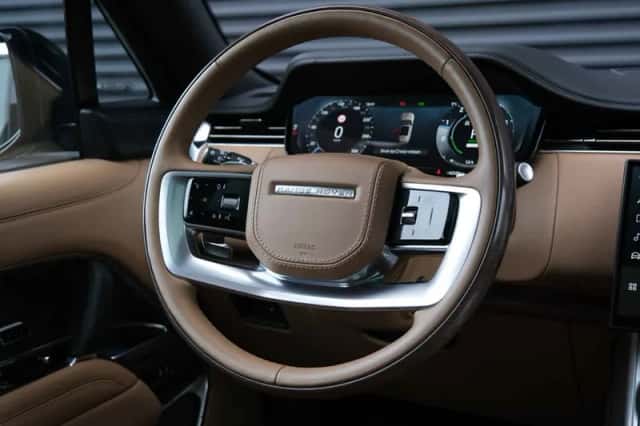 Land Rover Range Rover (2023) thumbnail 38