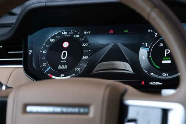 Land Rover Range Rover (2023) thumbnail 40