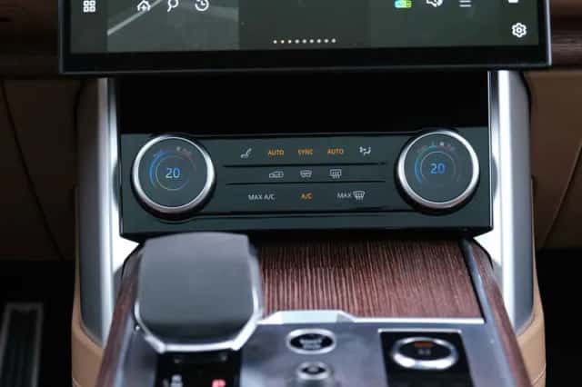 Land Rover Range Rover (2023) thumbnail 41