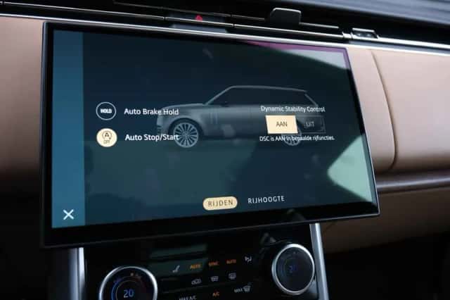 Land Rover Range Rover (2023) thumbnail 49