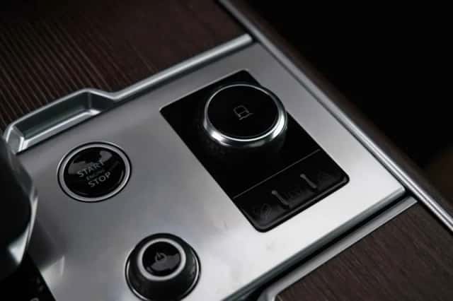 Land Rover Range Rover (2023) thumbnail 61