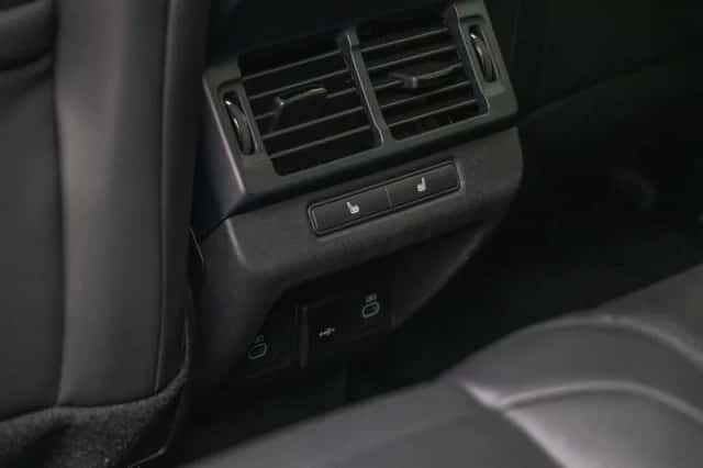 Land Rover Range Rover Evoque (2026) thumbnail 15