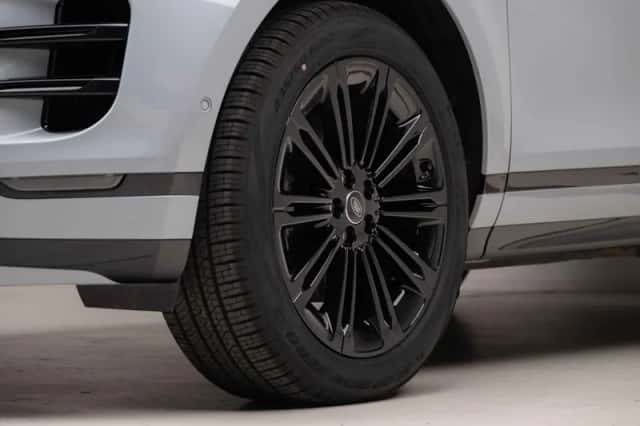 Land Rover Range Rover Evoque (2026) thumbnail 3