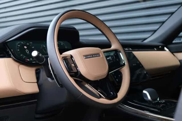 Land Rover Range Rover Sport (2026) thumbnail 3