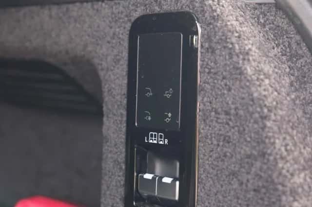 Land Rover Range Rover (2024) thumbnail 15