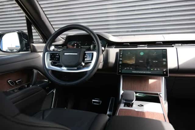Land Rover Range Rover (2024) thumbnail 4