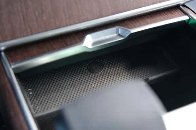 Land Rover Range Rover (2024) thumbnail 44