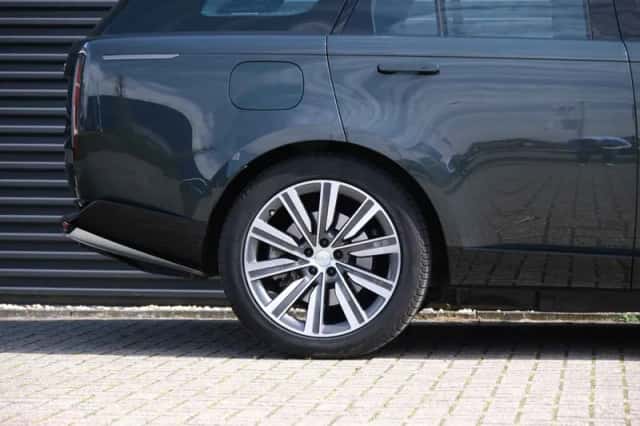 Land Rover Range Rover (2024) thumbnail 7