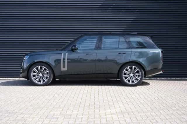 Land Rover Range Rover (2024) thumbnail 9