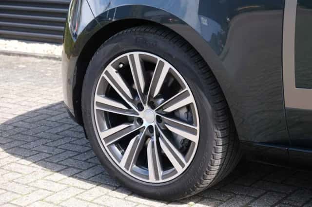 Land Rover Range Rover (2024) thumbnail 10