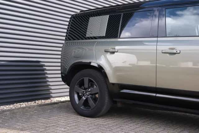 Land Rover Defender (2022) thumbnail 20