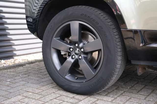 Land Rover Defender (2022) thumbnail 21