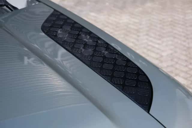 Land Rover Defender (2022) thumbnail 22