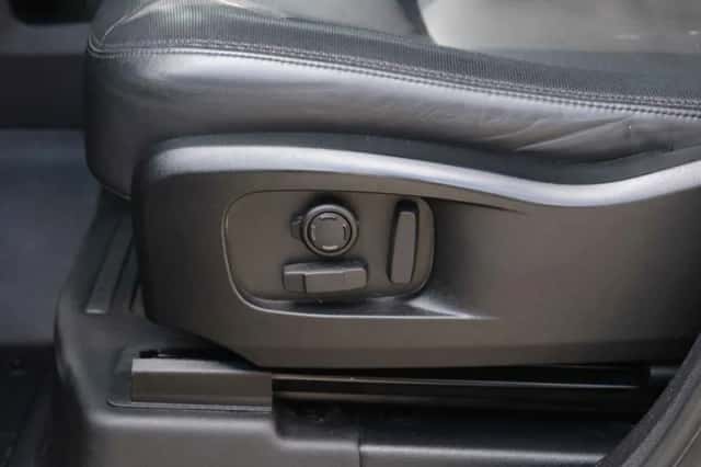 Land Rover Defender (2022) thumbnail 42