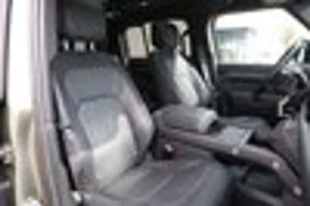 Land Rover Defender (2022) thumbnail 63