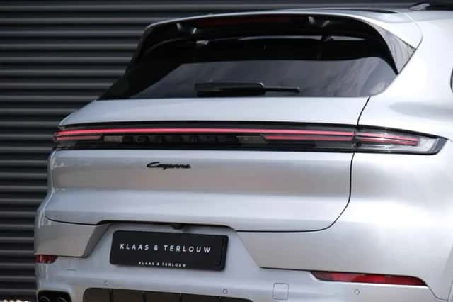 Porsche Cayenne (2024) thumbnail 11