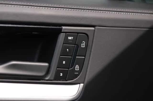 Porsche Cayenne (2024) thumbnail 24
