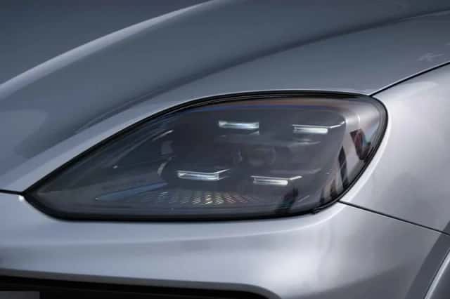 Porsche Cayenne (2024) thumbnail 4