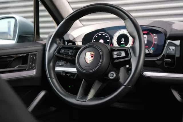 Porsche Cayenne (2024) thumbnail 32