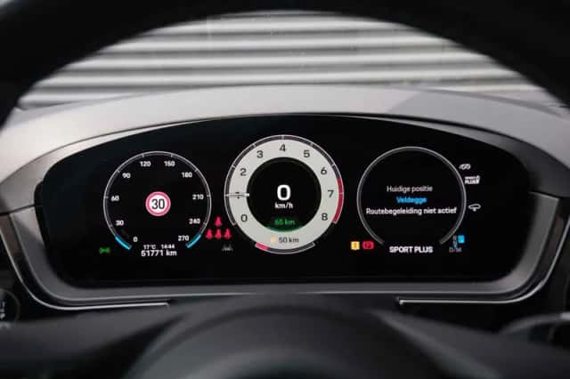 Porsche Cayenne (2024) thumbnail 40