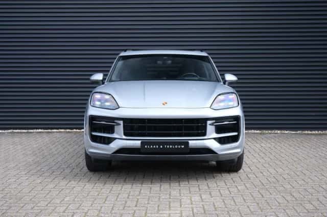 Porsche Cayenne (2024) thumbnail 5