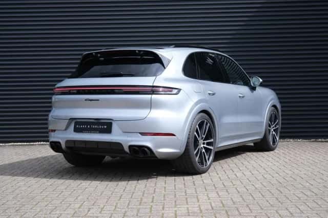 Porsche Cayenne (2024) thumbnail 10
