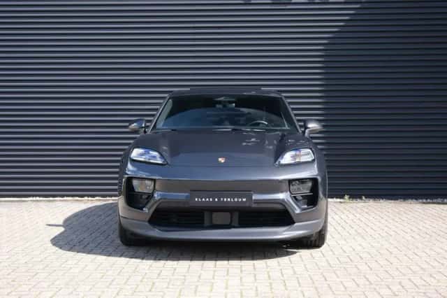 Porsche Macan (2026) thumbnail 2