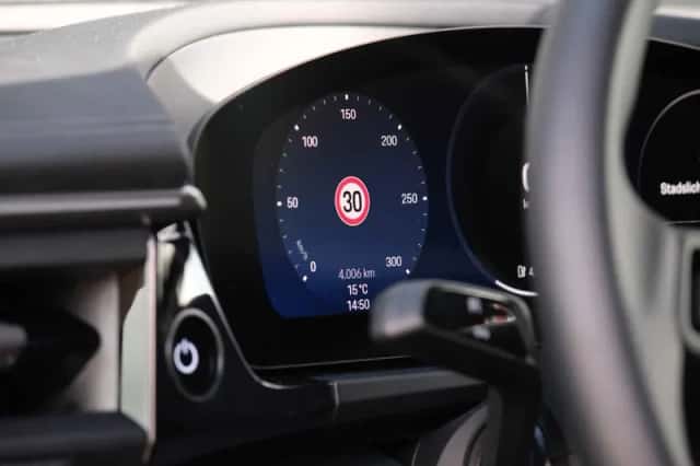 Porsche Macan (2026) thumbnail 15