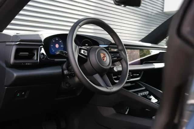 Porsche Macan (2026) thumbnail 22