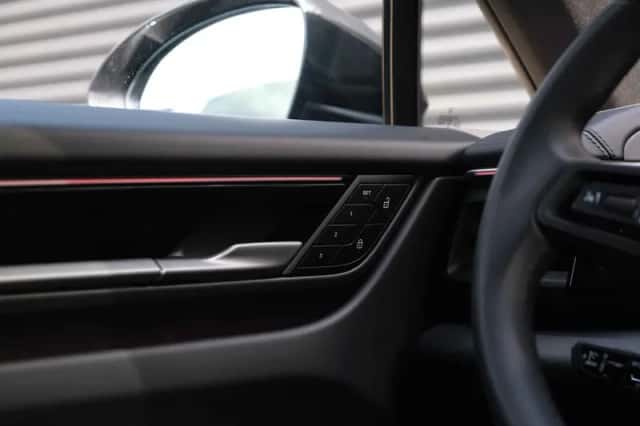 Porsche Macan (2026) thumbnail 26