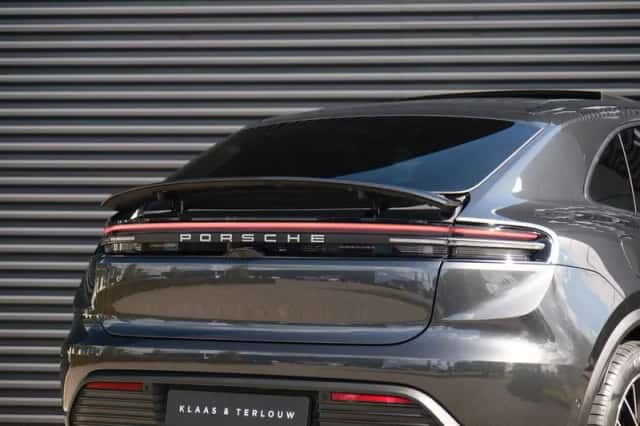 Porsche Macan (2026) thumbnail 33
