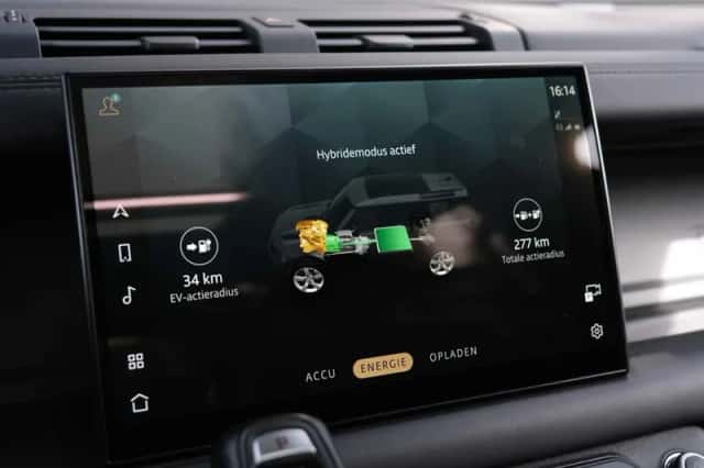 Land Rover Defender (2022) thumbnail 42
