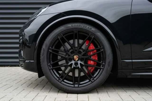 Porsche Macan (2026) thumbnail 6