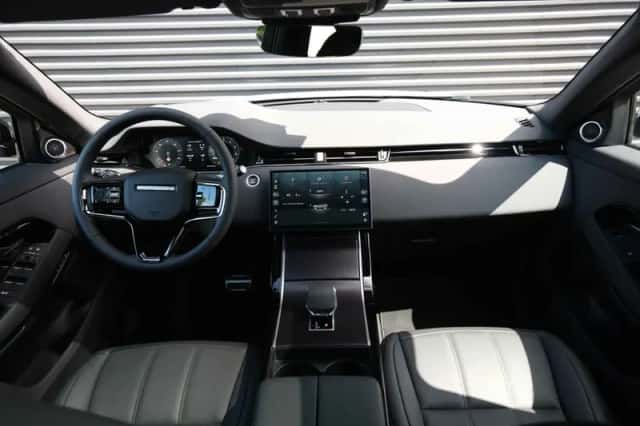 Land Rover Range Rover Evoque (2026) thumbnail 3