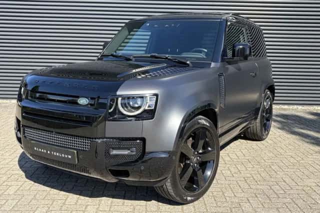 Land Rover Defender (2022) thumbnail 2