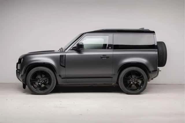 Land Rover Defender (2022) thumbnail 15