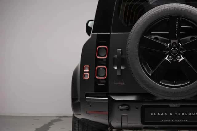 Land Rover Defender (2022) thumbnail 17