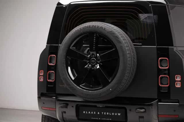 Land Rover Defender (2022) thumbnail 18