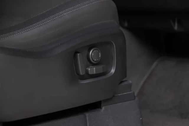Land Rover Defender (2022) thumbnail 24