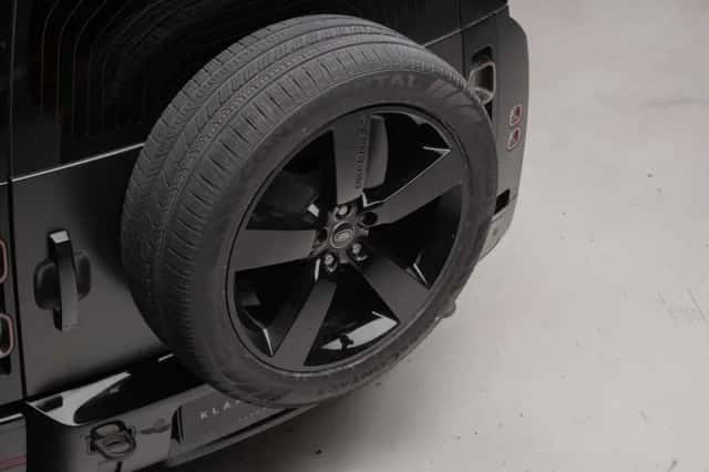 Land Rover Defender (2022) thumbnail 33