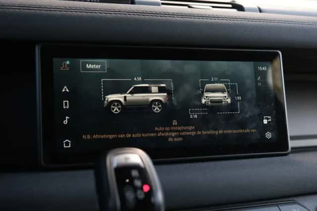 Land Rover Defender (2022) thumbnail 45