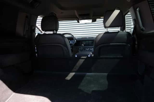 Land Rover Defender (2022) thumbnail 50