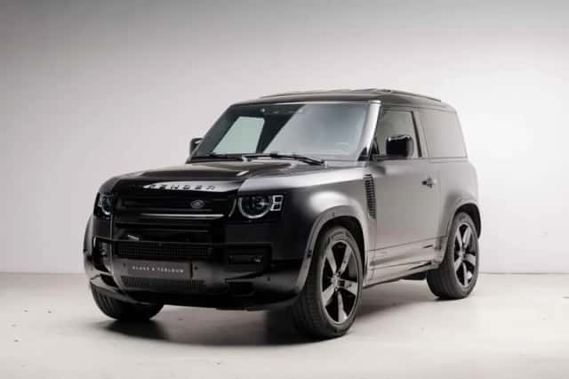 Land Rover Defender (2022) thumbnail 6