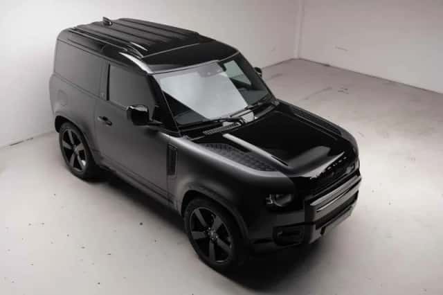 Land Rover Defender (2022) thumbnail 8