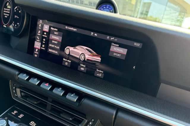 Porsche 911 (2019) thumbnail 16