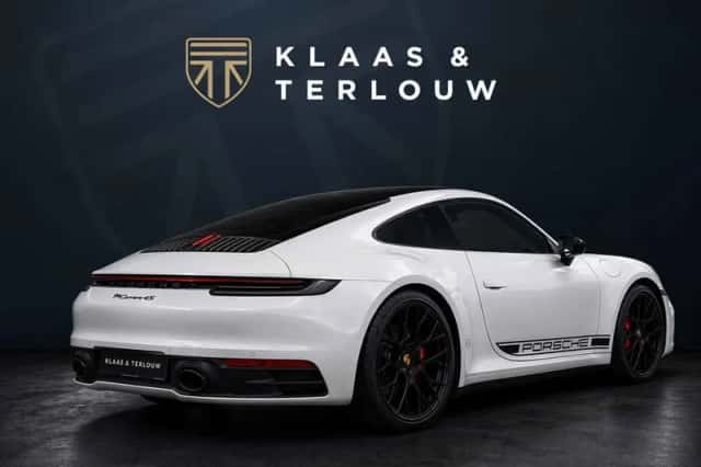 Porsche 911 (2019) thumbnail 3