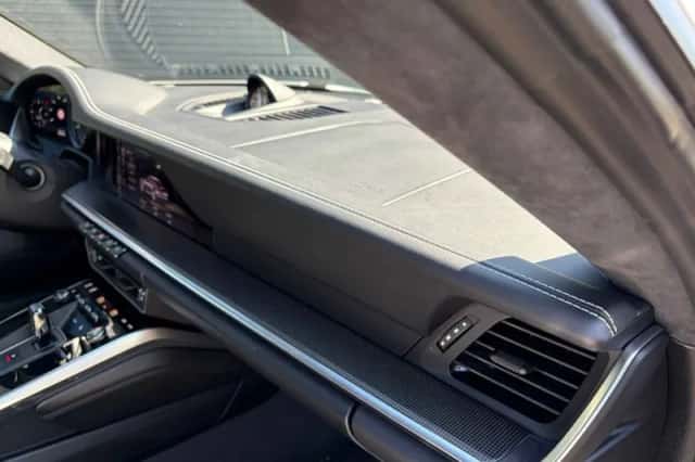Porsche 911 (2019) thumbnail 10